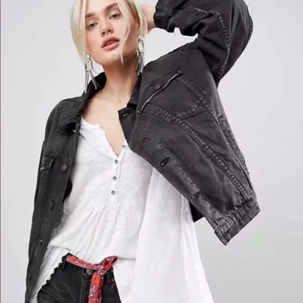 Restocking!!  Distressed embroidered denim jacket - Picture 6 of 7